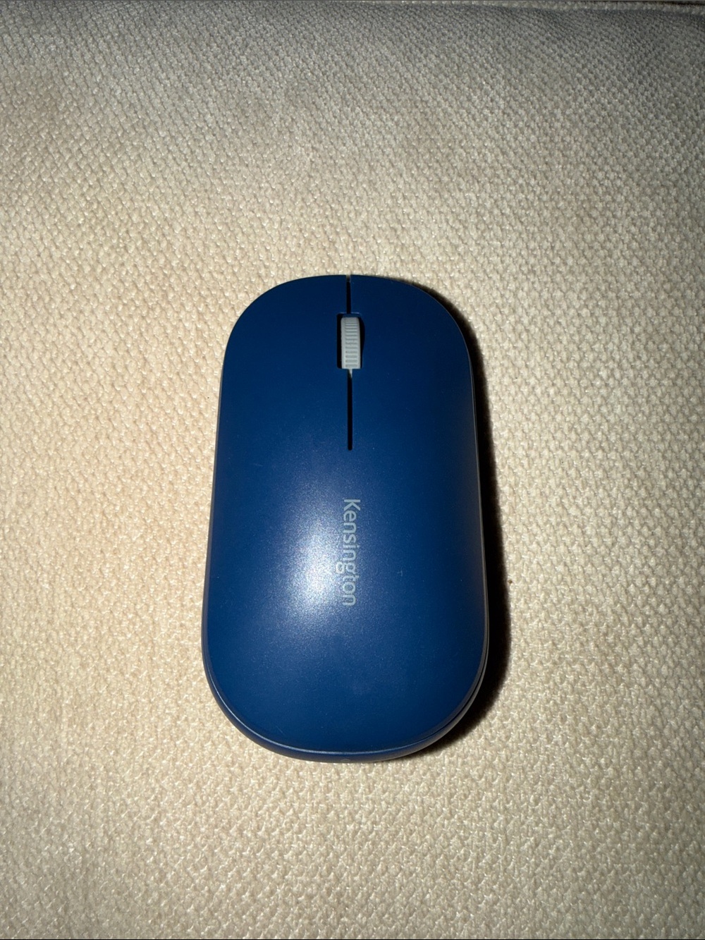 Kensington SureTrack Dual Wireless Mouse - Slim Portable Design
